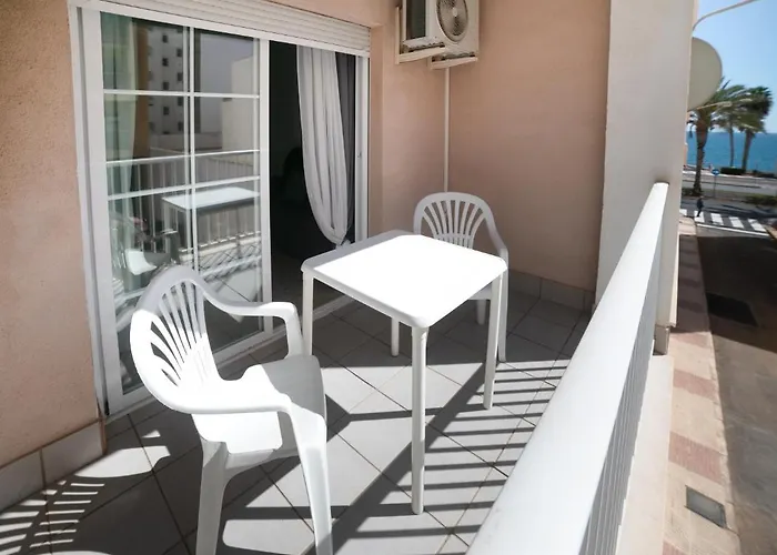 Apartamento Con Piscina Y Terraza A 50 Metros De La Playa
